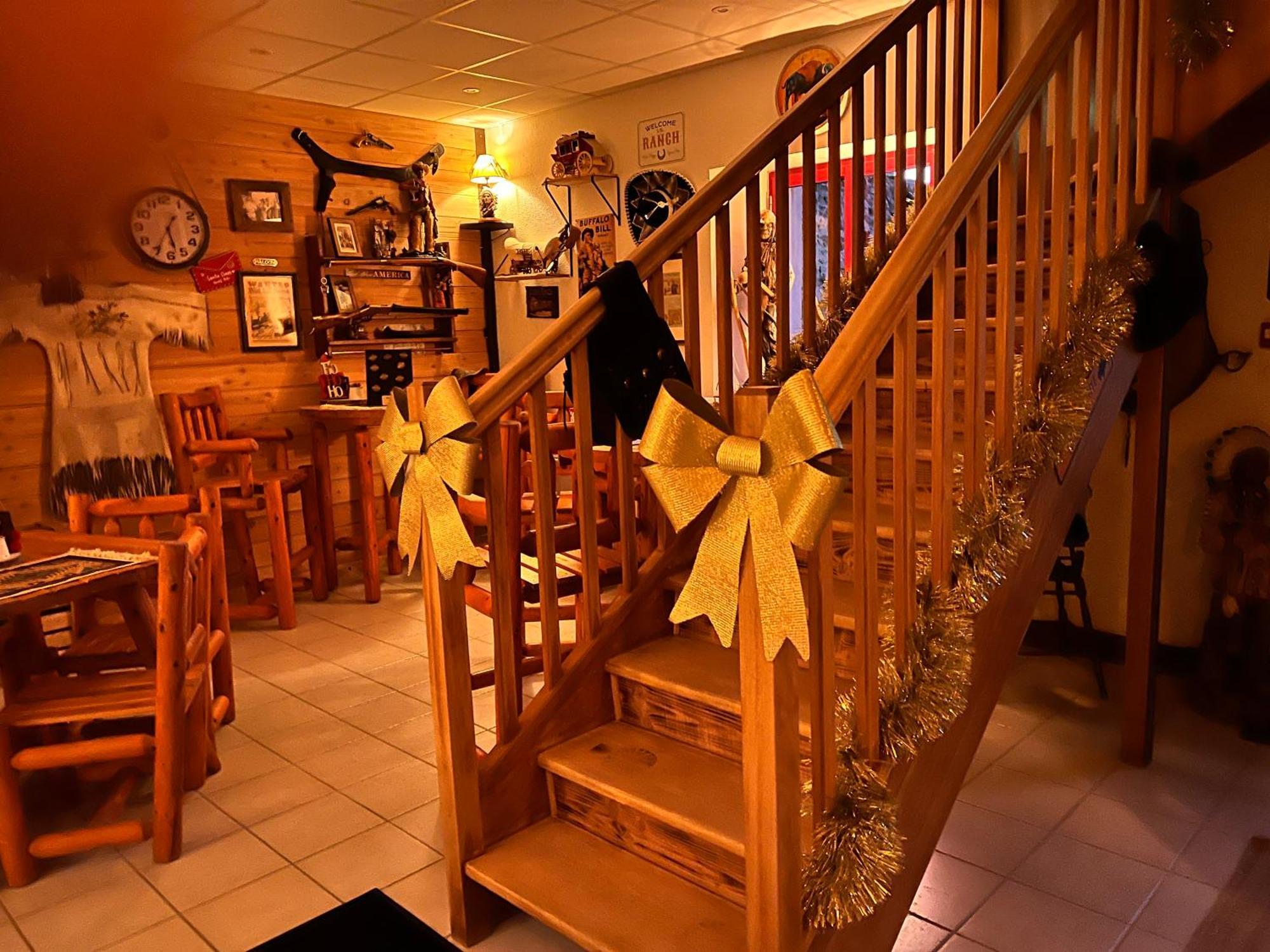 Hotel Le Ranch Brulon Екстер'єр фото