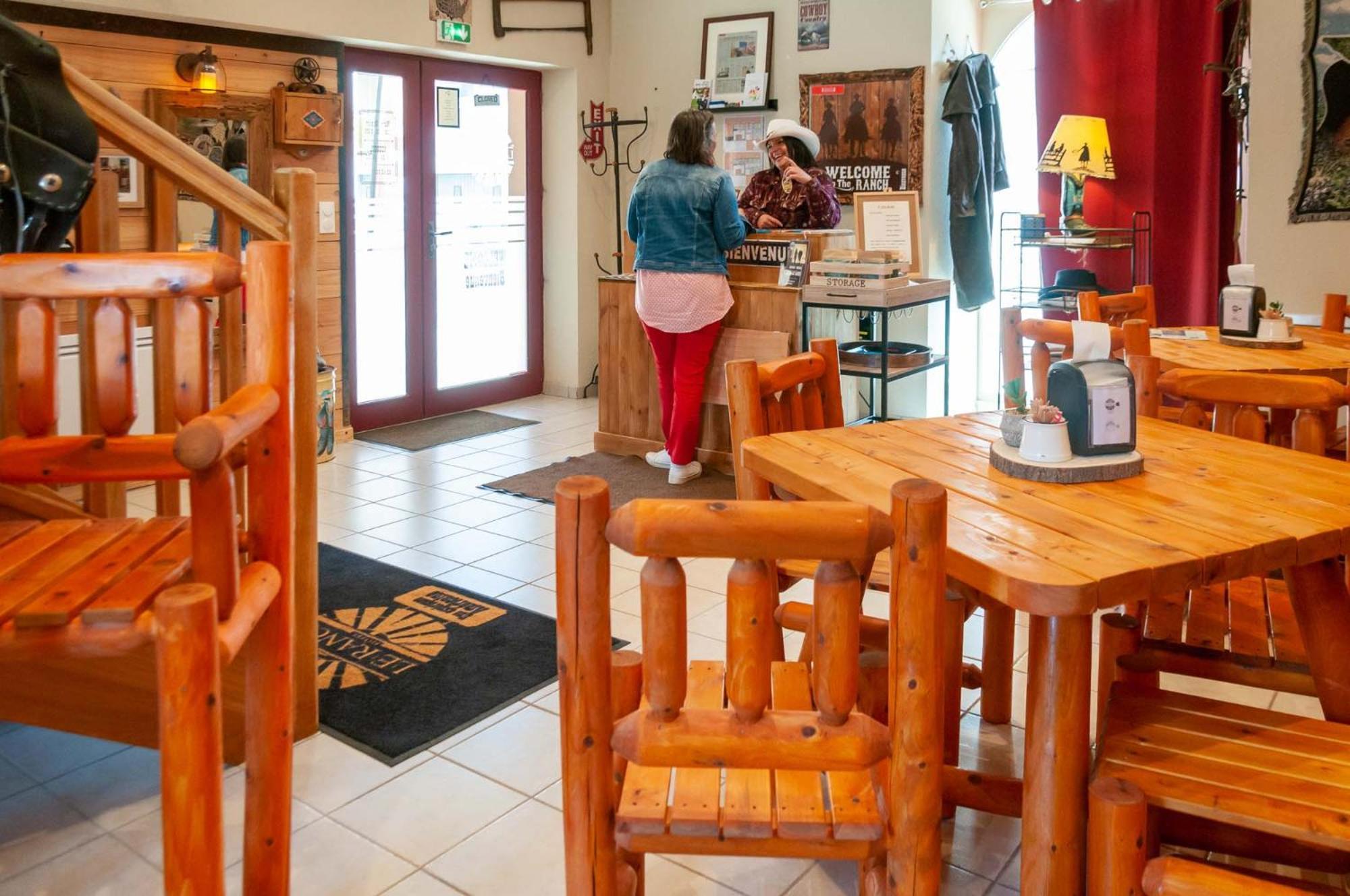 Hotel Le Ranch Brulon Екстер'єр фото