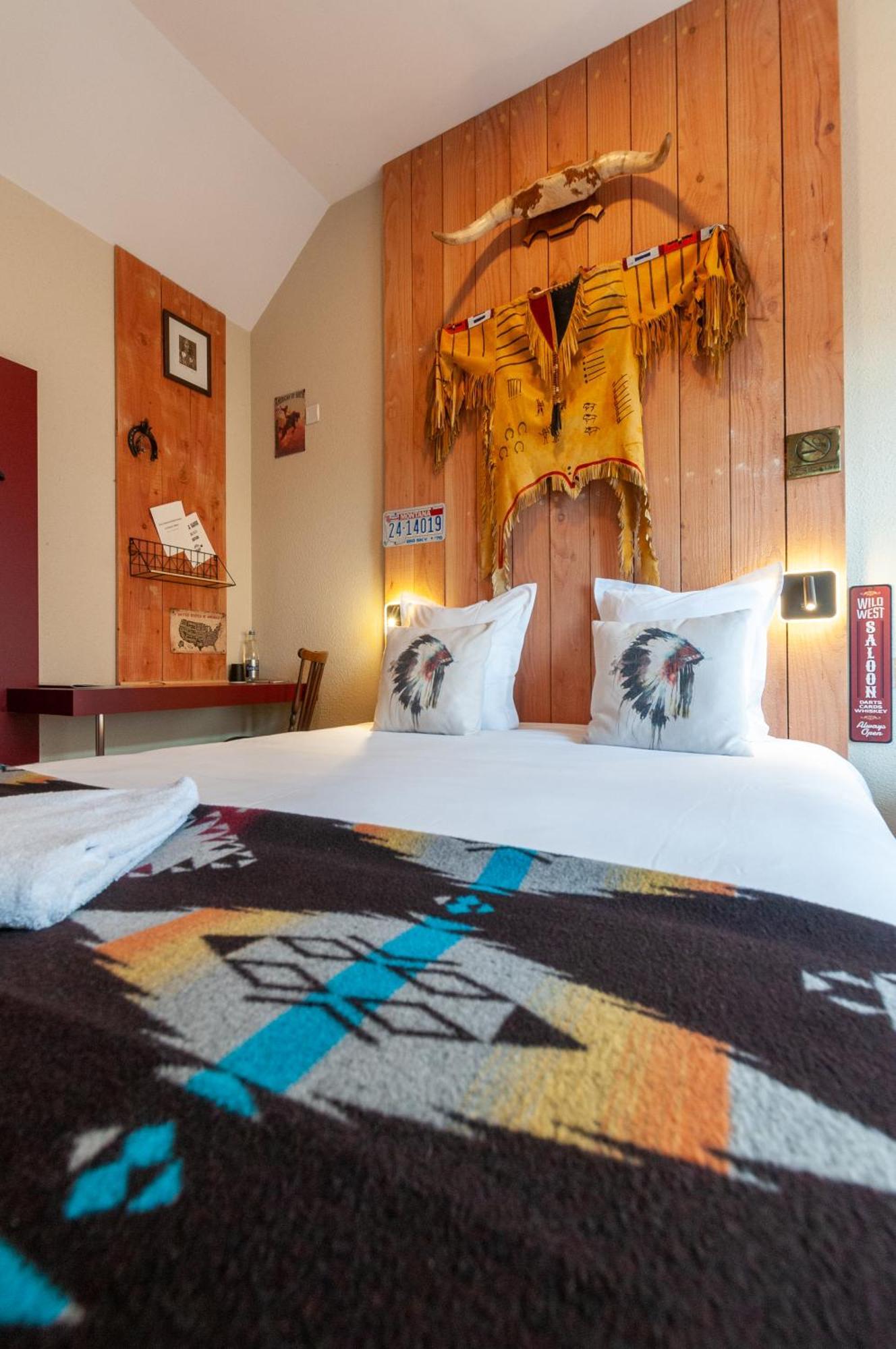 Hotel Le Ranch Brulon Екстер'єр фото